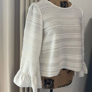 Gianni Bini Cropped Long Sleeve Top!